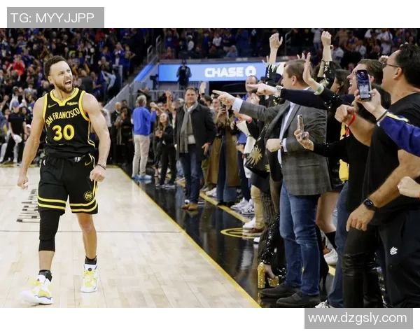 2020年勇士队与篮网队精彩比赛回放全程回顾与精彩瞬间分析