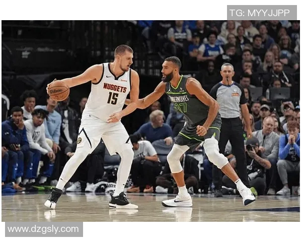 太阳队与掘金队的布克对决引发的精彩篮球盛宴分析 太阳队与掘金队的布克对决引发的精彩篮球盛宴分析