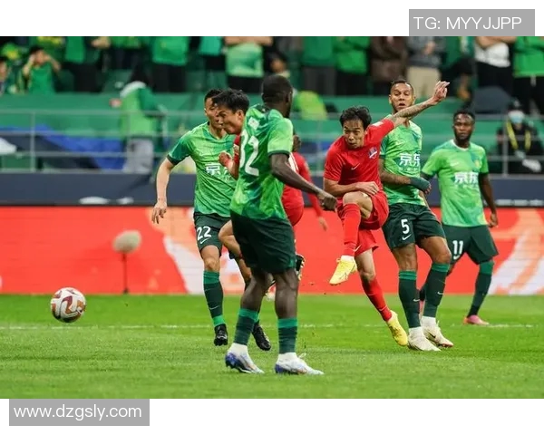 梅州客家迎战内蒙古足球队期待精彩对决展现团队实力与竞技精神 梅州客家迎战内蒙古足球队期待精彩对决展现团队实力与竞技精神