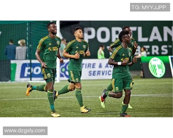 波特兰木队与西雅图球队的激烈对决引发球迷热情高涨 波特兰木队与西雅图球队的激烈对决引发球迷热情高涨