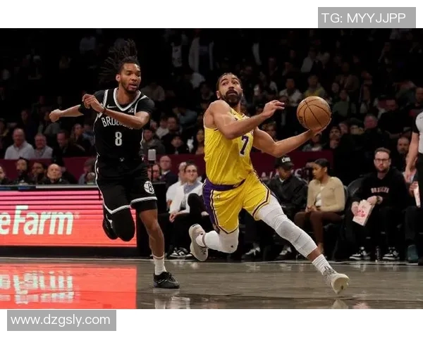 湖人对阵篮网夏季联赛精彩回顾与球员表现分析 湖人对阵篮网夏季联赛精彩回顾与球员表现分析