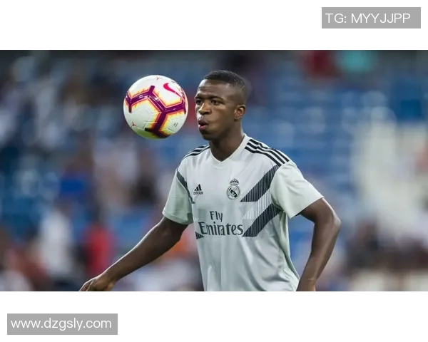 维尼修斯的崛起与挑战：从天才少年到足球场上的闪耀明星