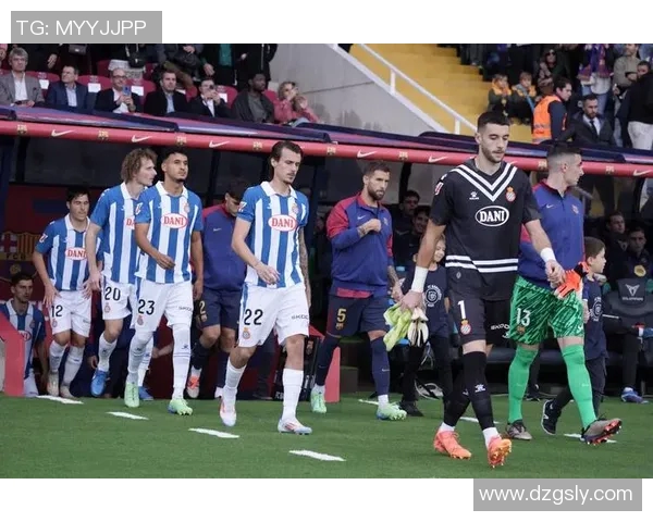 格兰纳达主场迎战巴塞罗那争夺西甲积分榜关键战役