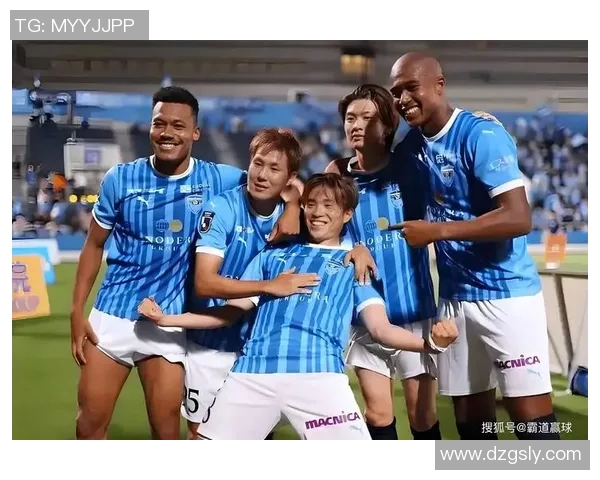 横滨水手船与神户胜利的激烈对决展现足球魅力与团队精神