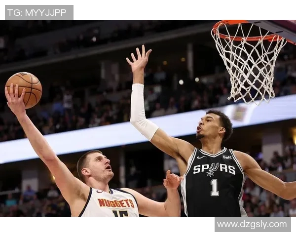 火箭与马刺2016至2017赛季精彩对决回顾与分析