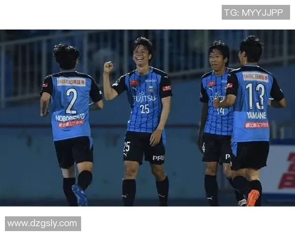 福冈黄蜂迎战长崎黄海激烈对决引发球迷热情期待 福冈黄蜂迎战长崎黄海激烈对决引发球迷热情期待